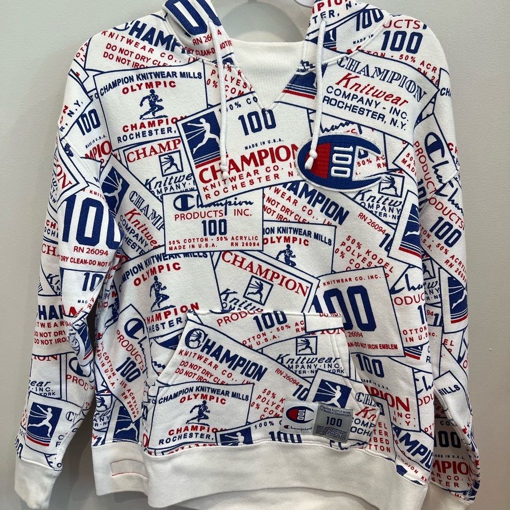 Champion Logo Hoodie Unisex